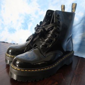 MOLLY PATENT LEATHER PLATFORM DR. MARTEN’S